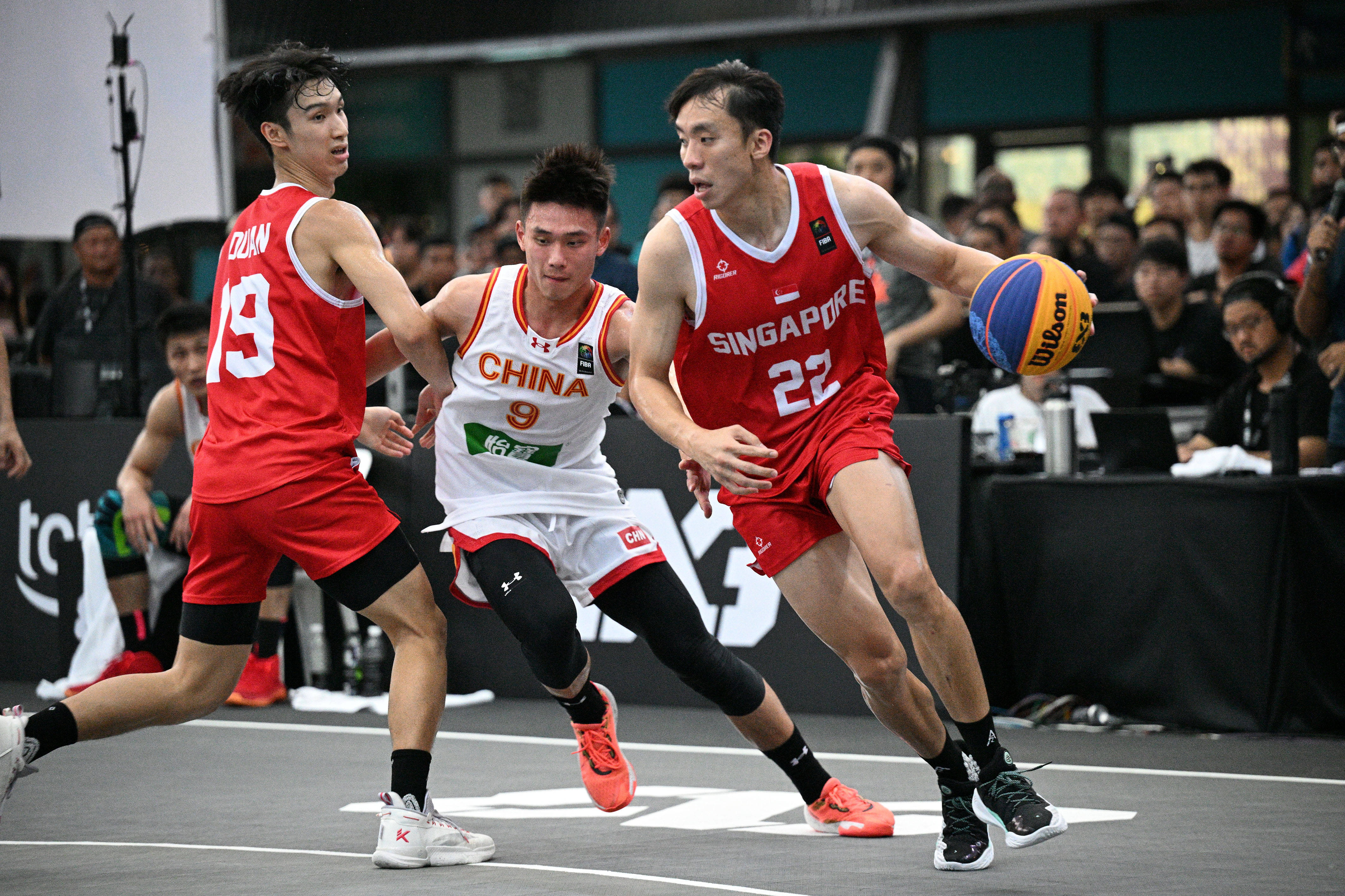 亚洲篮球明星集结，共享球场热度