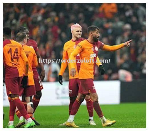 绝杀进球激战惊天逆转，球迷欢呼不已