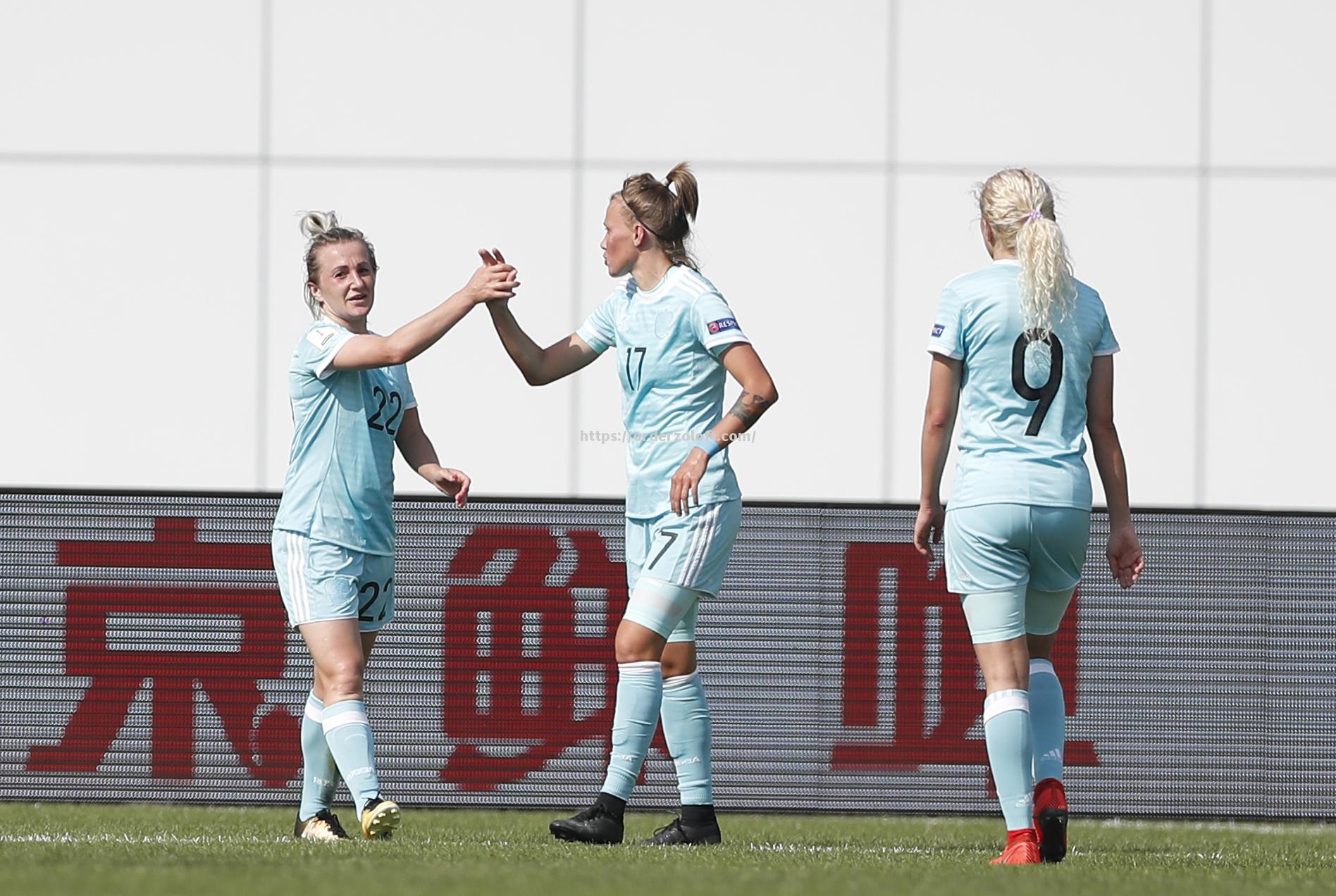 星空体育-俄罗斯女足队球员在社区服务活动中积极参与