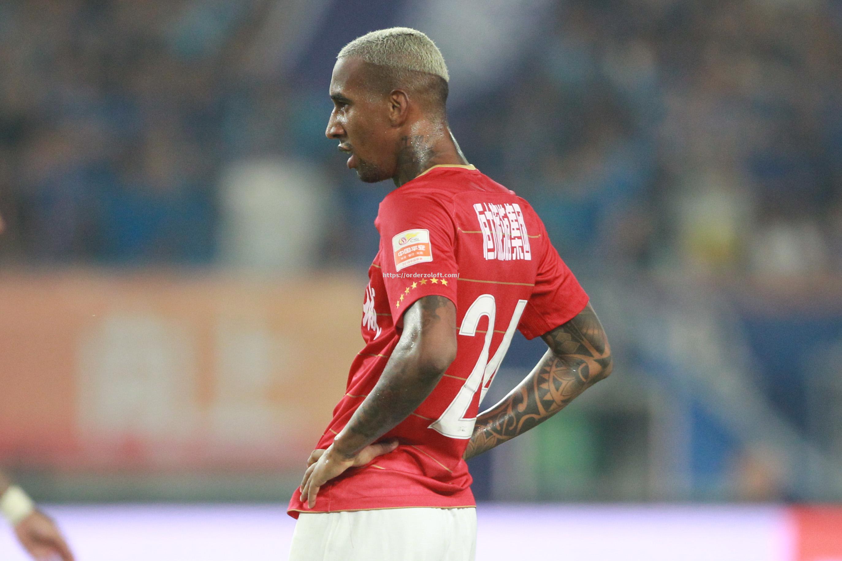 星空体育-华尔夫迪圣奥斯定门将令人惊叹的扑救，力保比分